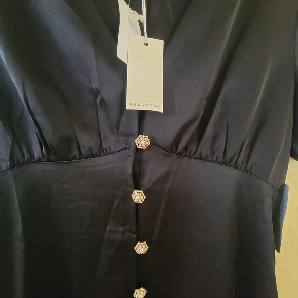 MELLODAY Crystal Button Satin Midi Dress - Picture 7 of 8